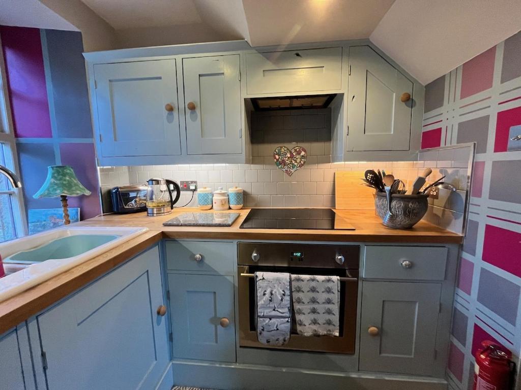 Quirky Highland Cottage With Stunning Views Fearn Lodge المظهر الخارجي الصورة